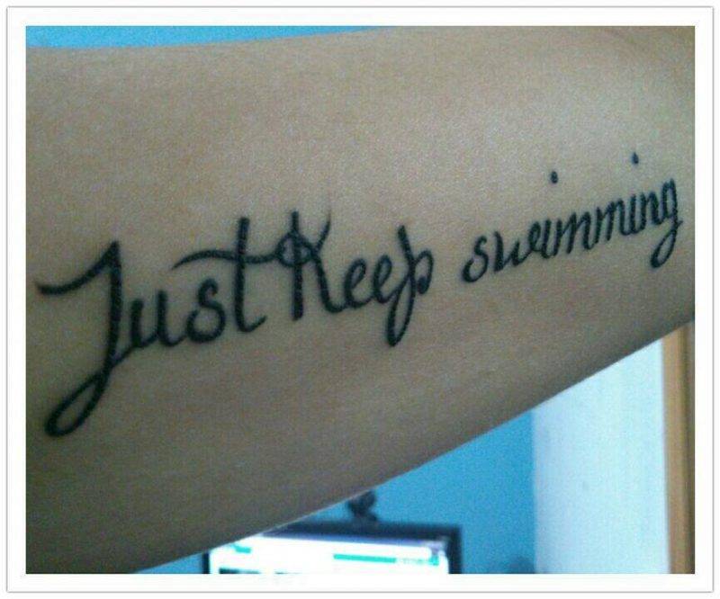 קעקוע just keep swimming